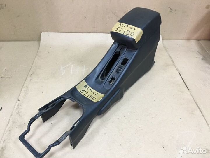 Подлокотник Nissan Almera Classic B10