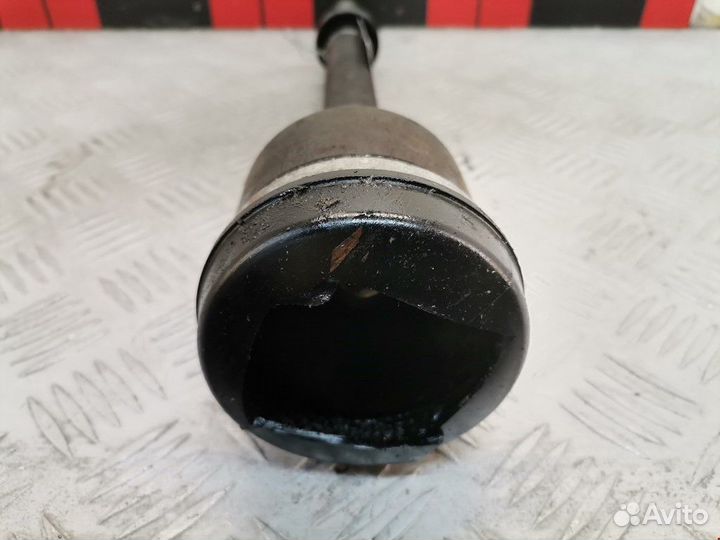 Полуось передняя правая (приводной вал, шрус)