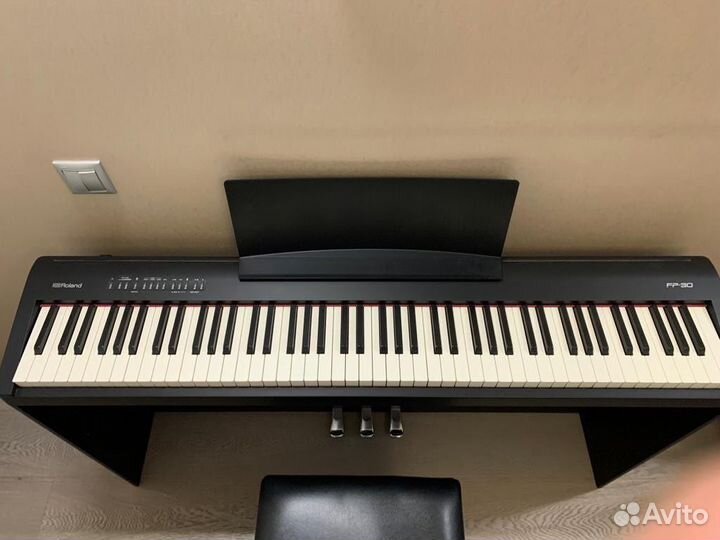 Roland FP-30 Цифровое пианино + аксессуары