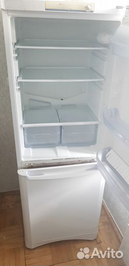 Холодильник Indesit