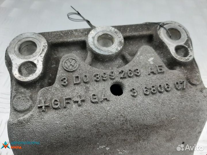 Кронштейн (крепление) Volkswagen Phaeton 2002