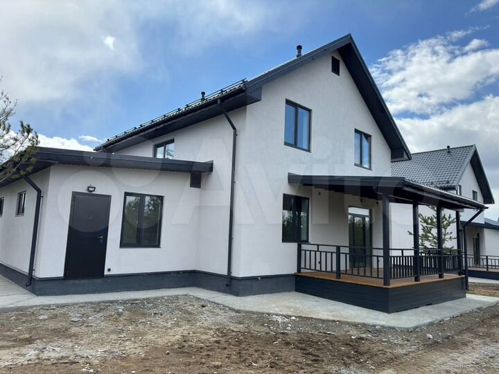 Дом 198 м² на участке 7 сот.