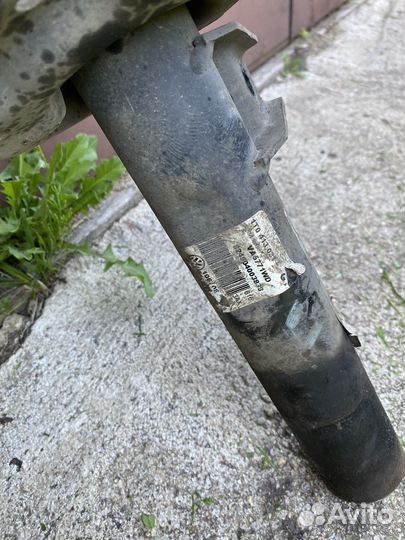 Амортизатор передний В сборе Golf 5