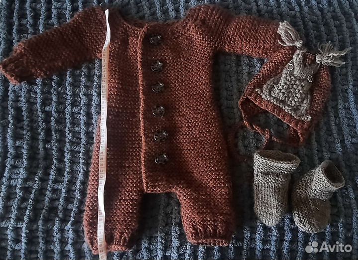 Вязанные комбинезоны для двойни 