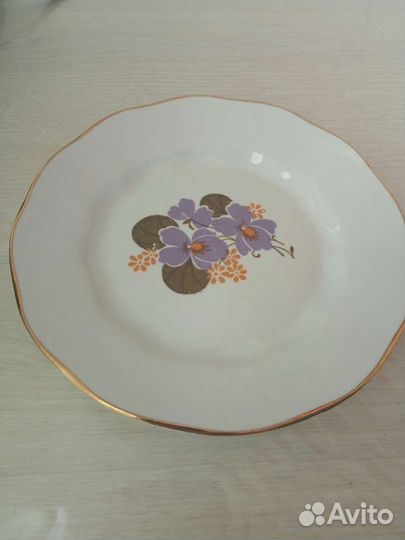 Тарелки и посуда различная