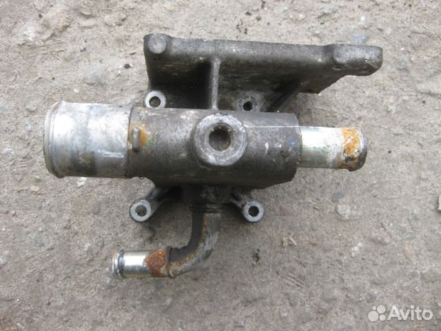 Фланец двигателя системы охлаждения Ford Focus II