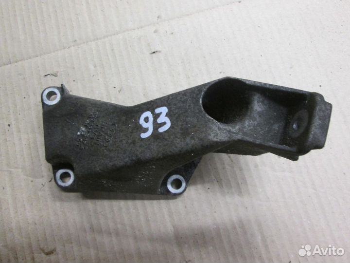 Кронштейн подвески двигателя левый Audi A4 (B7) 20