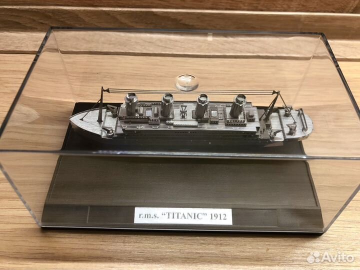 Коллекционная модель Титаник в футляре