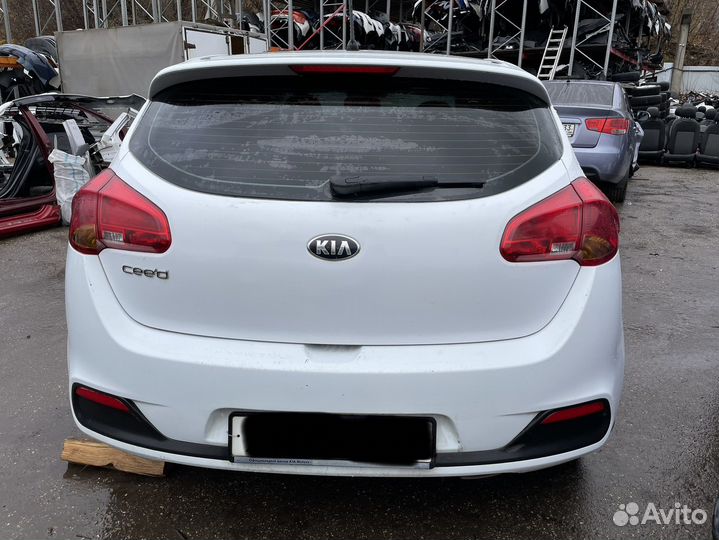 Крышка багажника KIA Ceed 2 хэтчбек