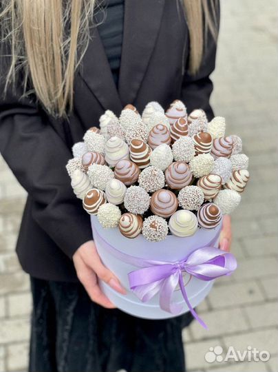 Съедобные букеты из клубники