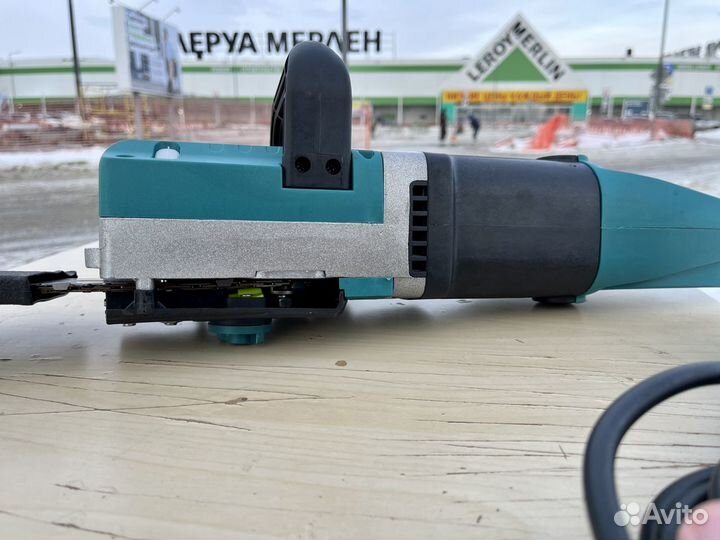 Цепная пила электро Makita