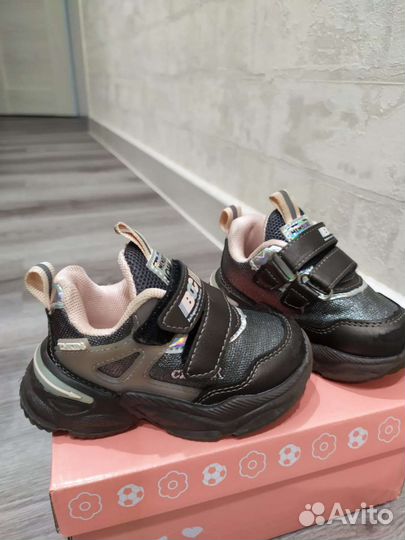 Кроссовки для девочки 21 размер