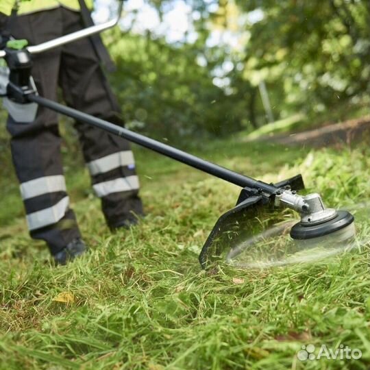 Покос травы триммером, расчистка участка