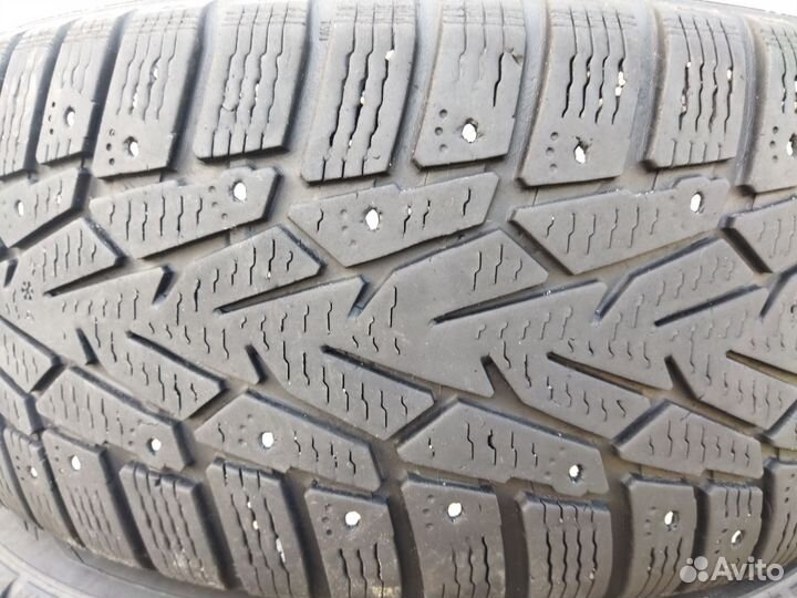 Nokian Tyres Hakkapeliitta 7 215/65 R16 102T