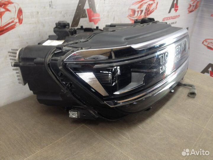 Фара правая Volkswagen Tiguan с 2017 года