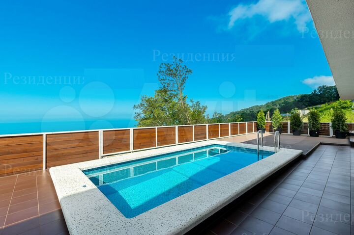 Дом 180 м² на участке 5 сот.