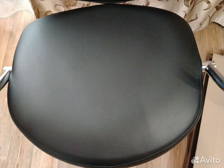 Парикмахерское кресло