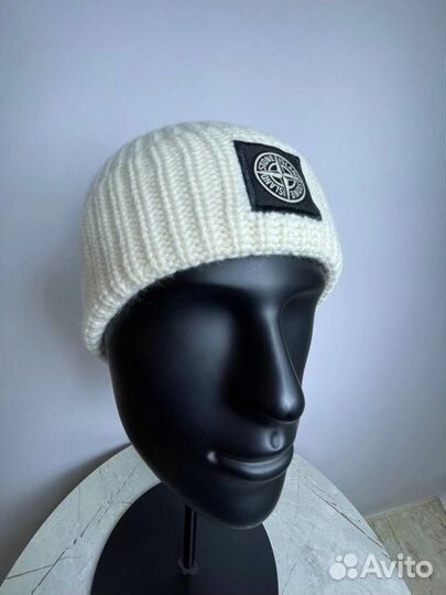 Стильная шапка Stone Island