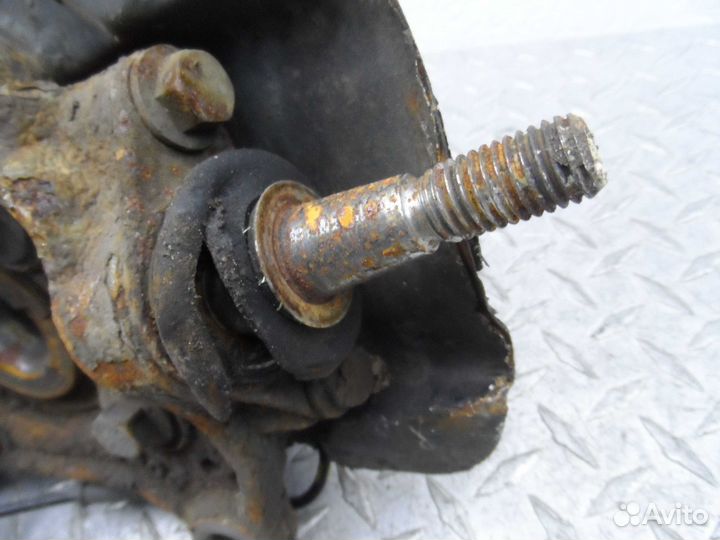 Кулак поворотный правый Volvo XC90 1 (C)