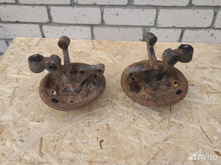 Поворотный кулак задний Hyundai Lantra J2 95-99