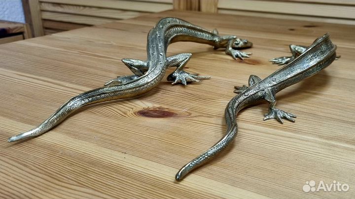 Дверная ручка «ящерица»