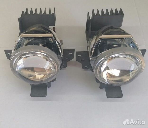 Линза фары Nissan Serena C27 2016-2021