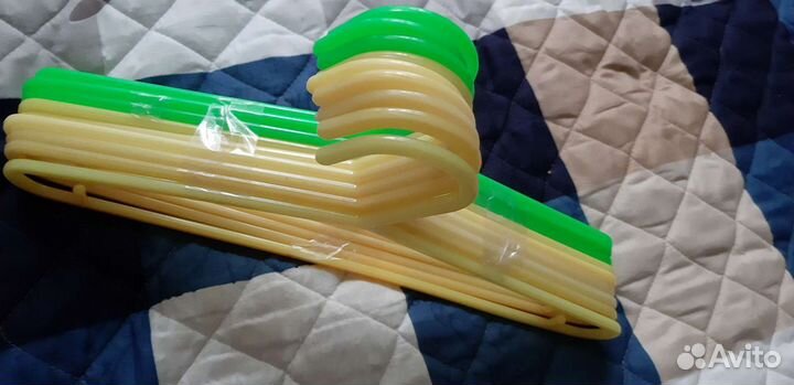 Вешалки плечики