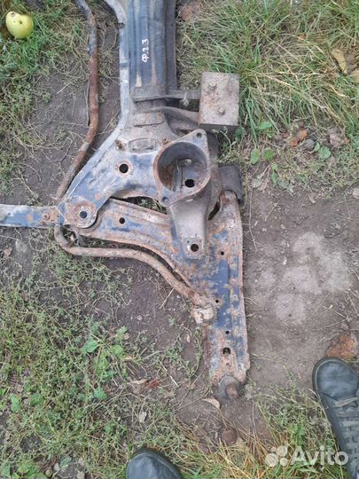 Подрамник в сборе на volkswagen golf 3