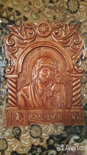 Икона Божией матери, и икона Николай