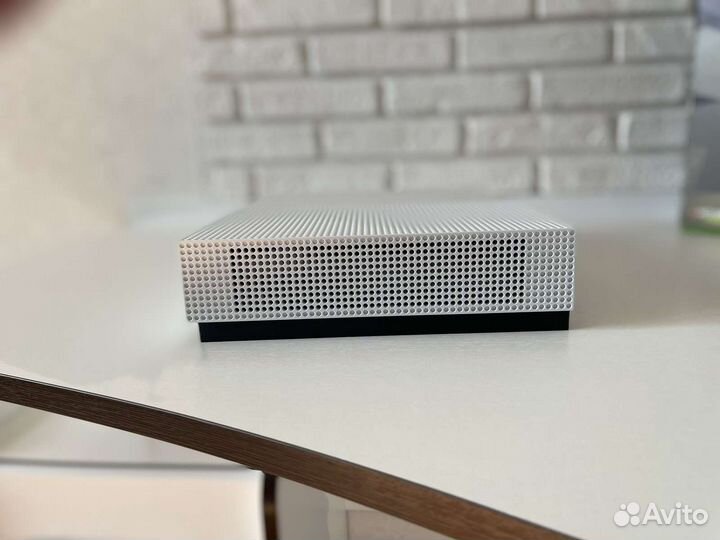 Xobxone s minecraft xbox one edition+наушники xbox