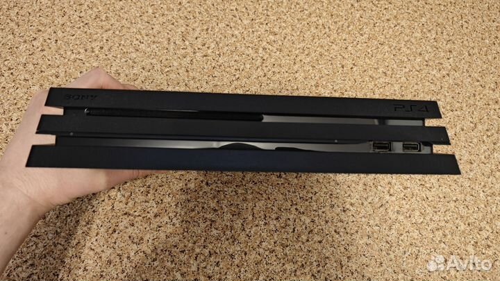 Игровая приставка ps4 pro