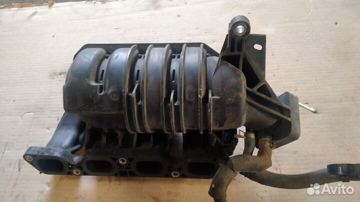 Коллектор впускной Toyota Corolla E12