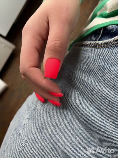 Маникюр и педикюр