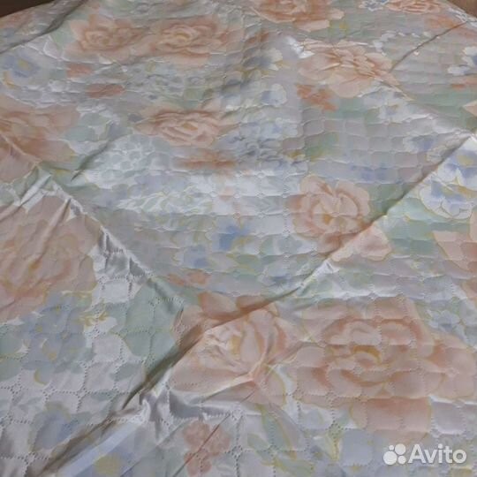 Покрывало на кровать 1,5 новое