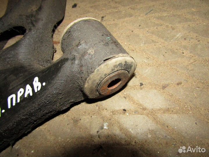 Рычаг передний правый Aveo (T300) 2011