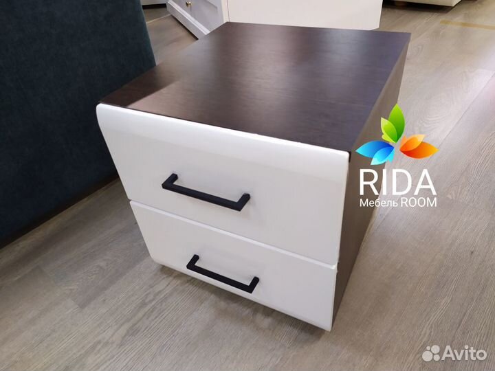 Тумба прикроватная