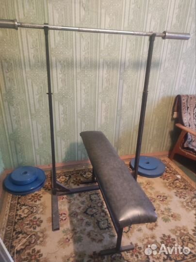 Скамья для жима со стойками для приседа