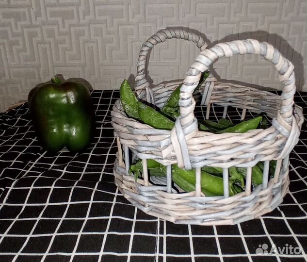 Корзинка плетенная декоративная