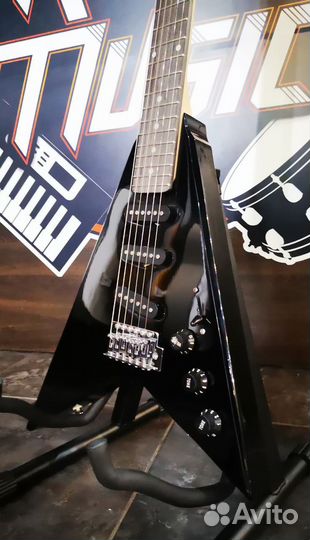 Электрогитара Arrow (Стрела) + струны