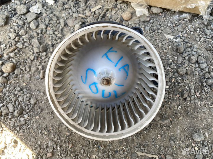 Моторчик отопителя Kia Soul 2