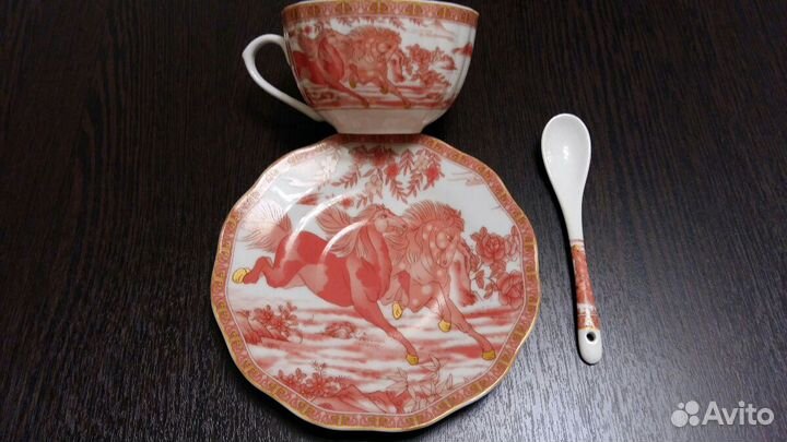 Чашка-чайная пара с ложечкой в подарочной упаковке