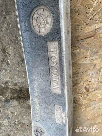 Абсорбер бампера передний Toyota Land Cruiser