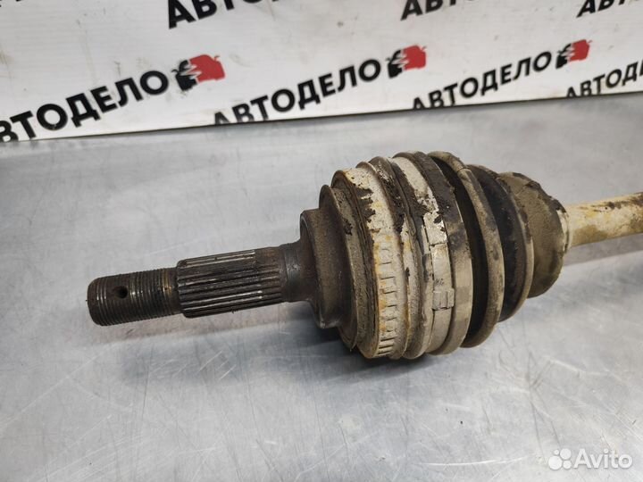 Привод левый Toyota Camry SV30 1991 г.в