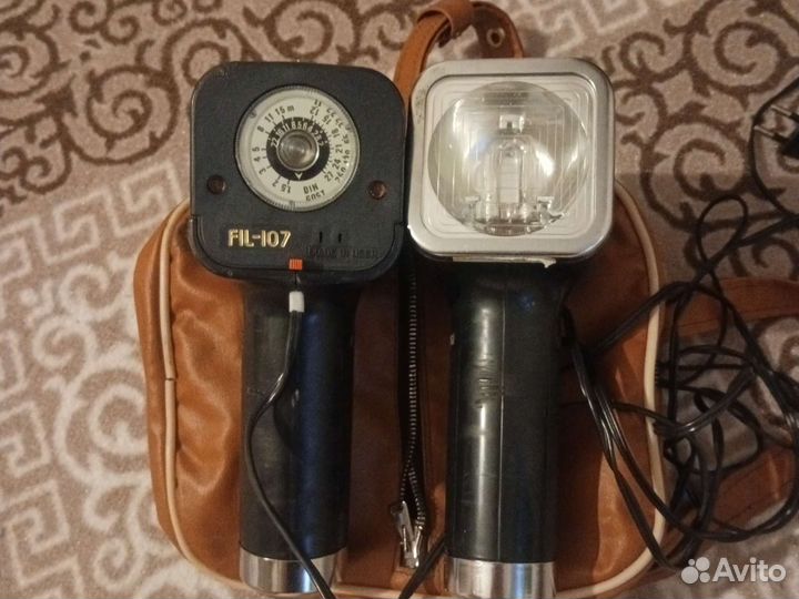 Советские фотоаксессуары, кювет, виньетка и др