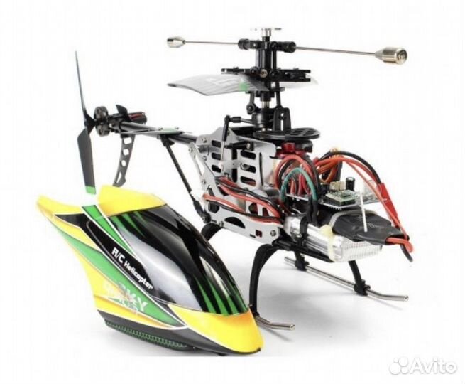 Вертолет на пульте управления