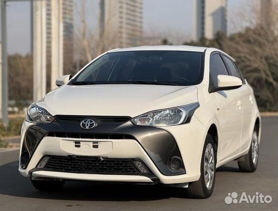 Toyota Yaris 1.5 CVT, 2021, 62 750 км