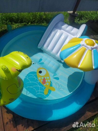 Детский надувной бассейн с горкой