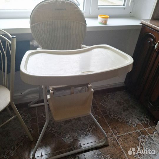 Стульчик для кормления