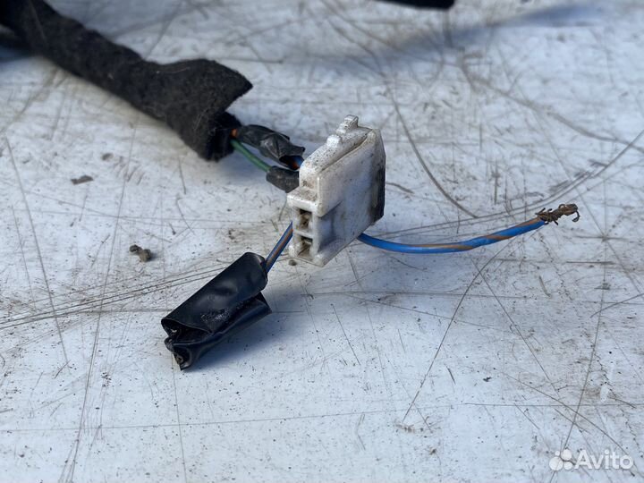 Проводка двери передняя правая Hyundai Elantra XD