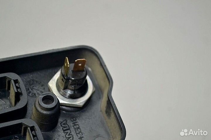 Рамка выключателей scania R-series (01.04)